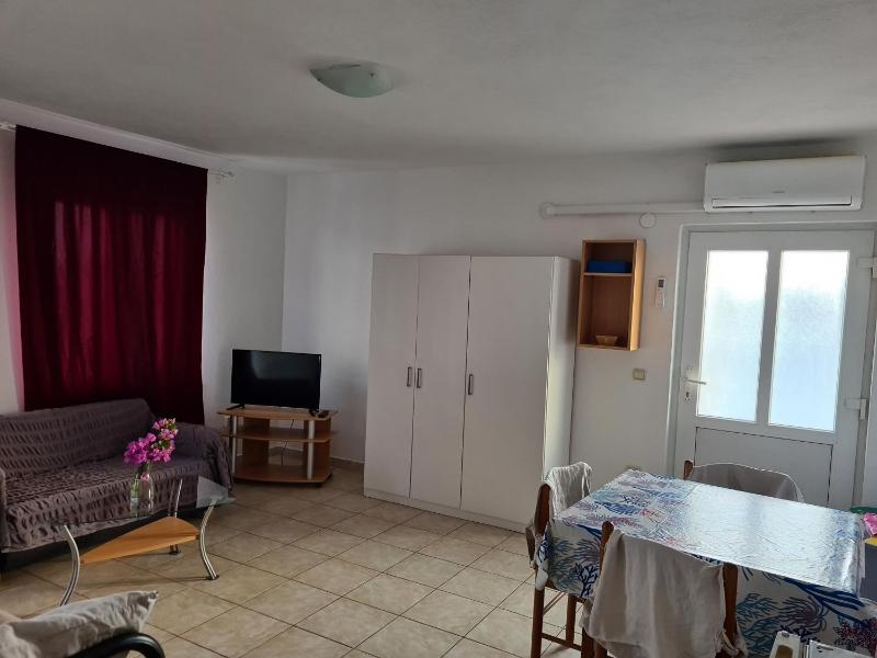 Apartment with Balcony image 4
