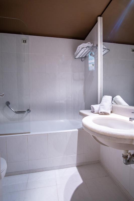 Double Room image 1