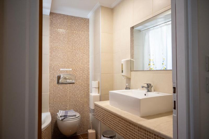Penthouse Suite with Sea View (2 Adults) image 3