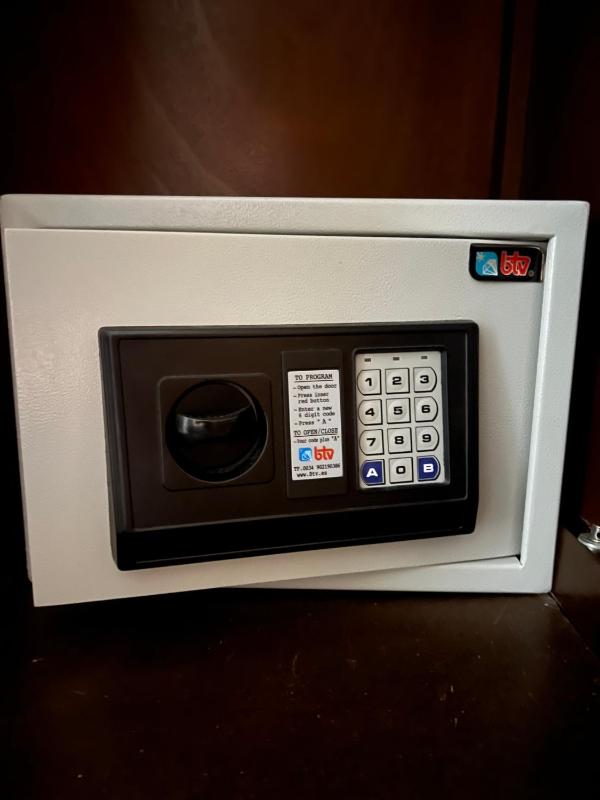 Twin Room with Extra Bed image 2