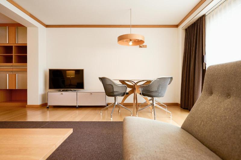 Corner Suite image 4