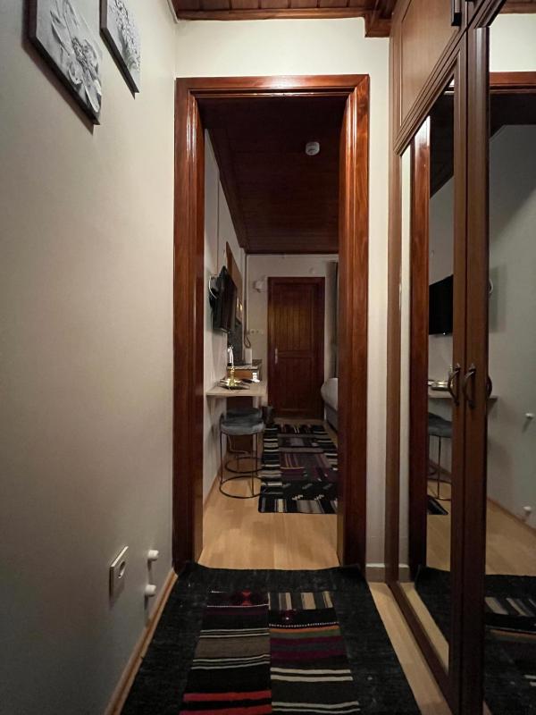 Lily Mansion - image 15