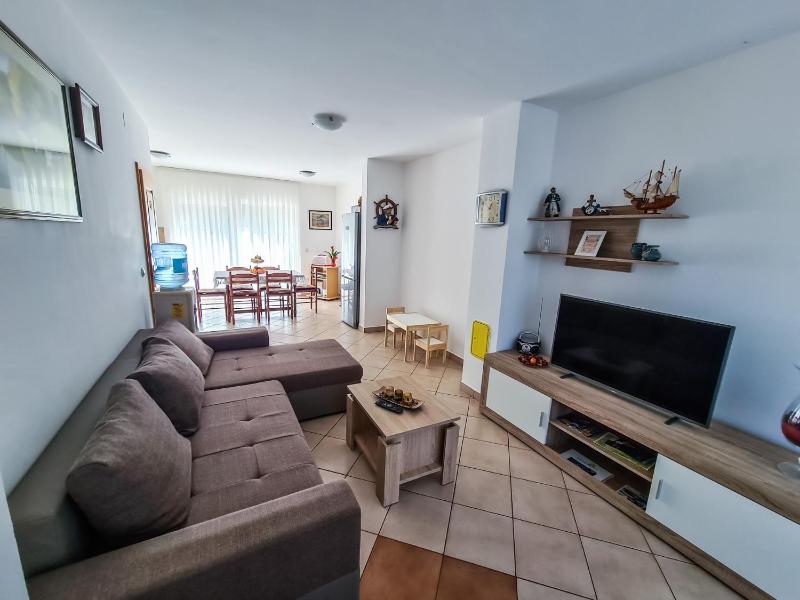 Apartment image 3