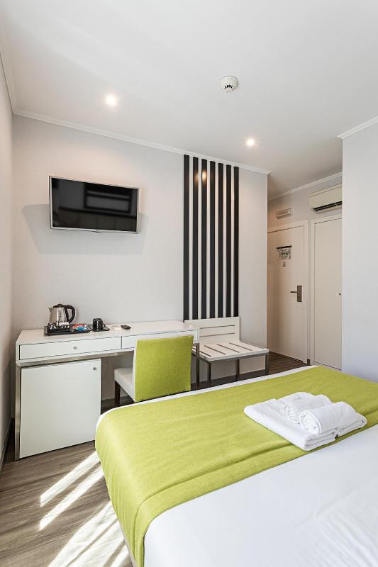 Standard Double Room image 4