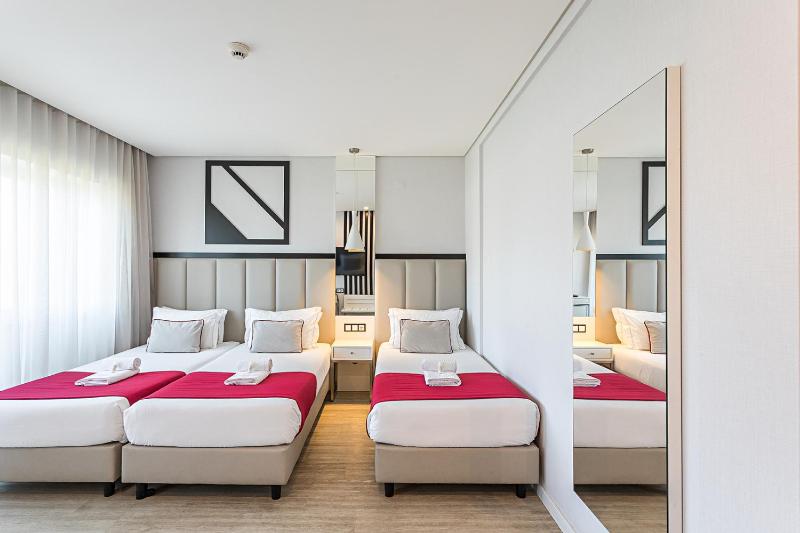 Superior Triple Room image 1