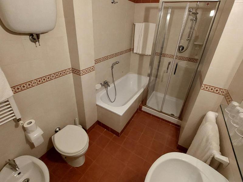Quadruple Room image 2