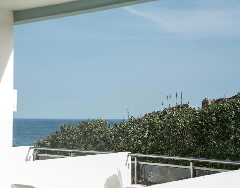Double Room with Partial Sea View image 3