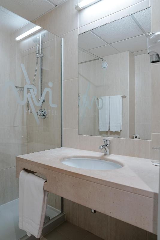 Double Room - Lower Floor image 2