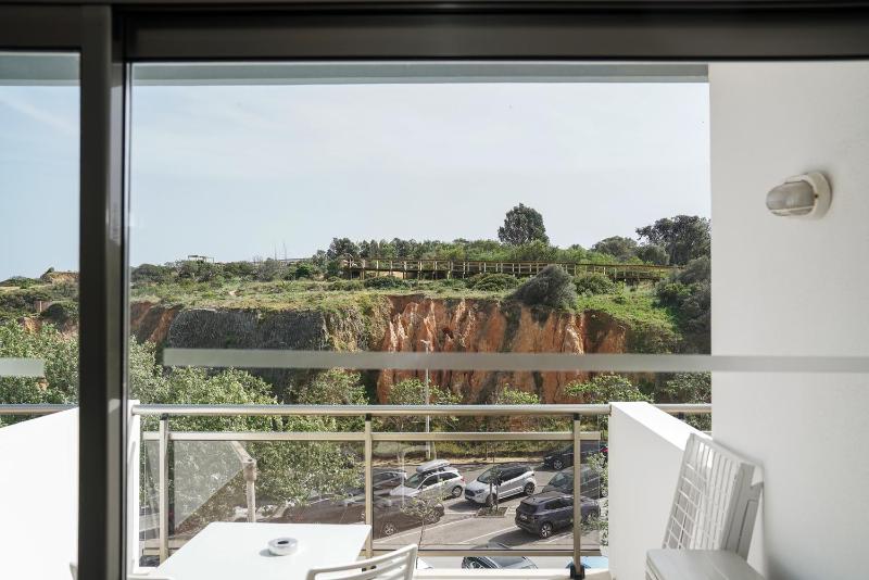 Double Room with Partial Sea View image 1