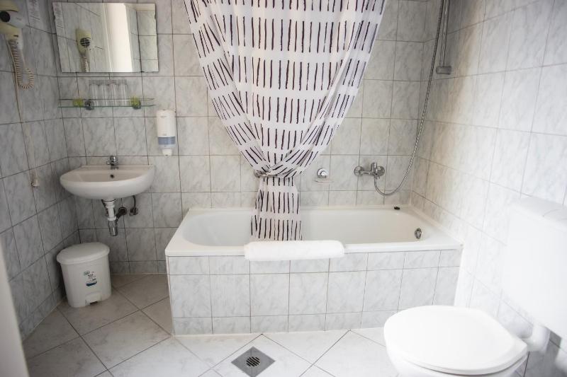 Apartment image 3