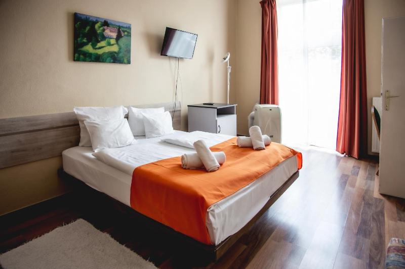 Apartment image 4