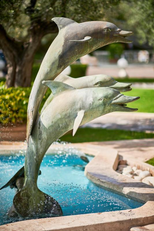 Deluxe King Room with Park View image 3