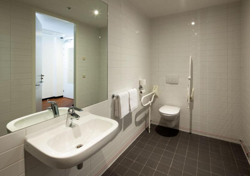 Superior Double Room - Disability Access image 3