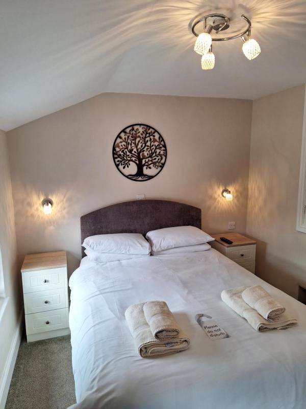 Small Double Room image 1