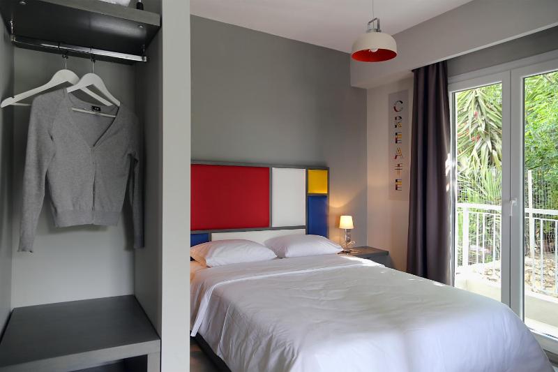 Triple Room with Balcony image 3