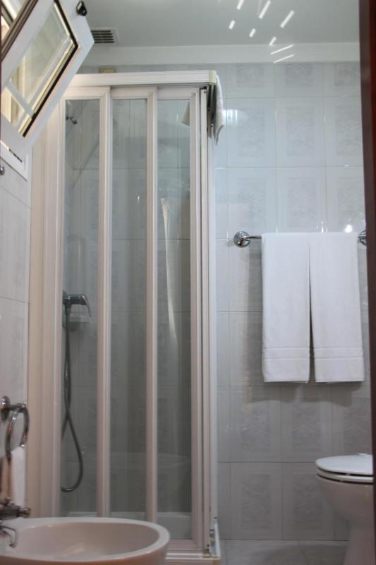 Classic Single Room image 2