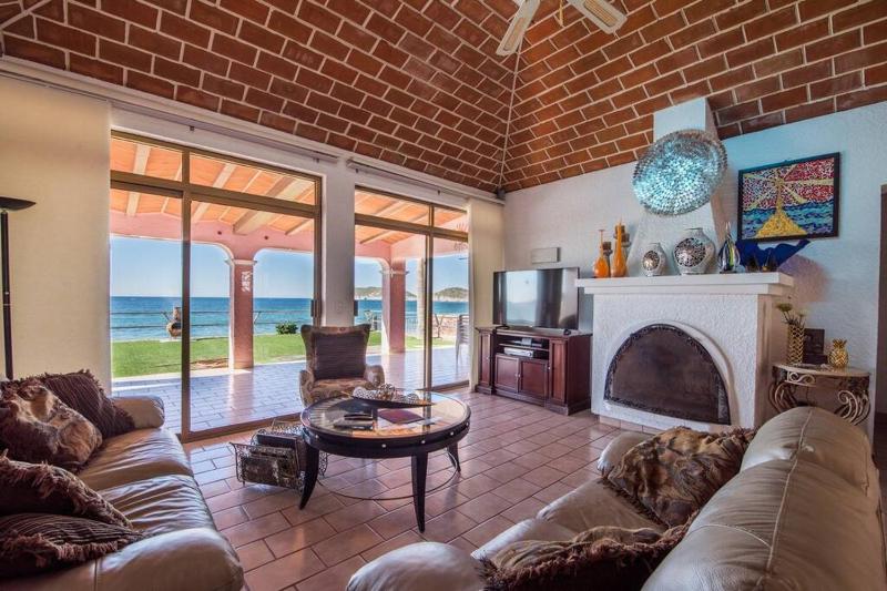 124 Costa Del Mar - Beachfront House Images