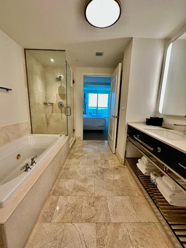 Fontainebleau Miami BeachTresor - image 37