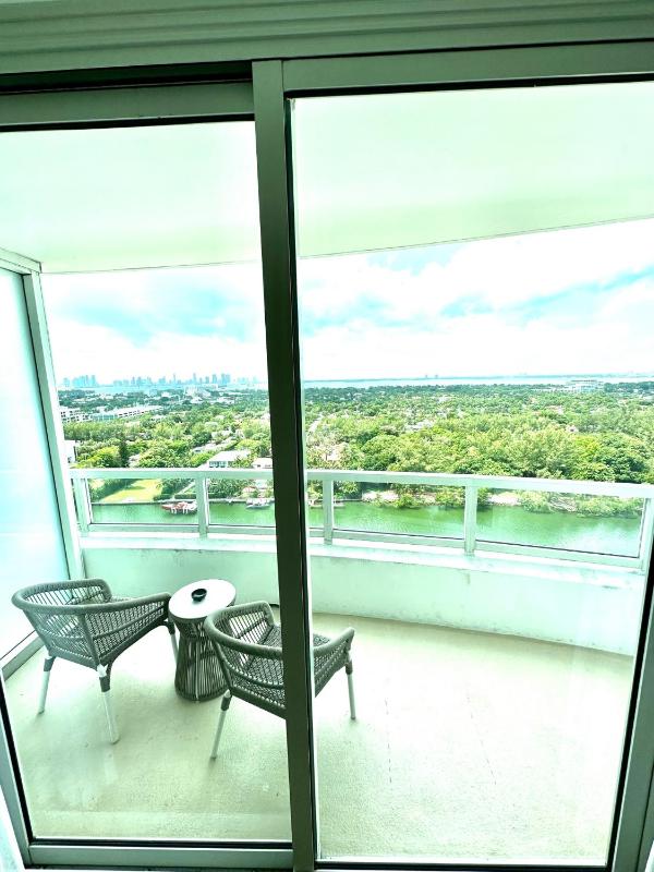 Fontainebleau Miami BeachTresor - image 10