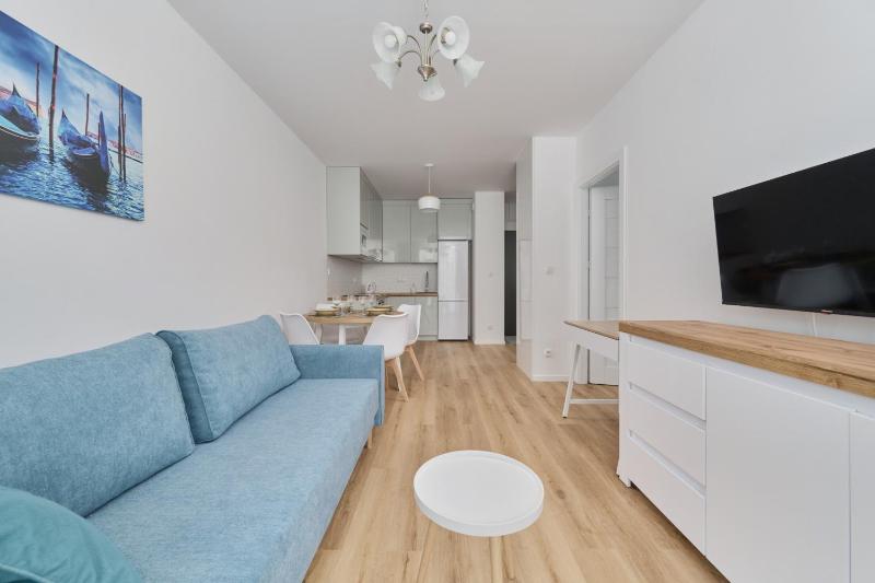 Blue Sky Apartment with Parking & Balcony by Noclegi Renters - image 10