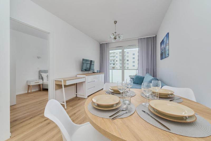 Blue Sky Apartment with Parking & Balcony by Noclegi Renters - image 24
