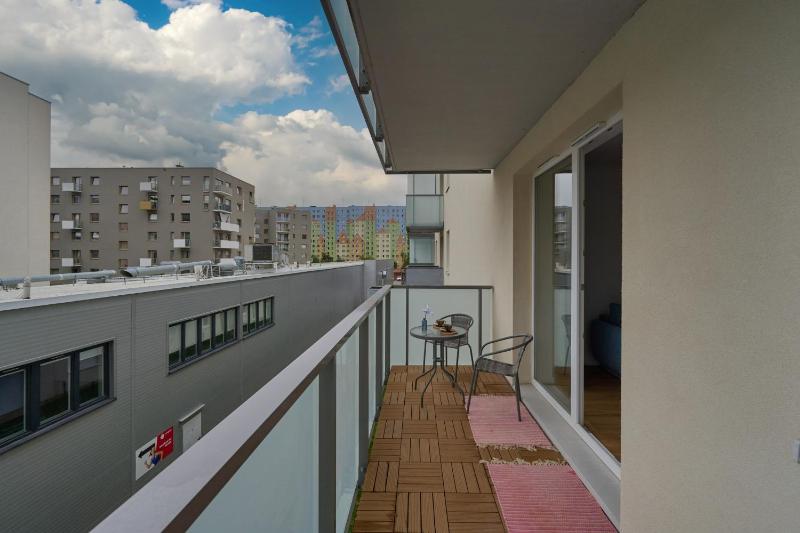 Blue Sky Apartment with Parking & Balcony by Noclegi Renters - image 17