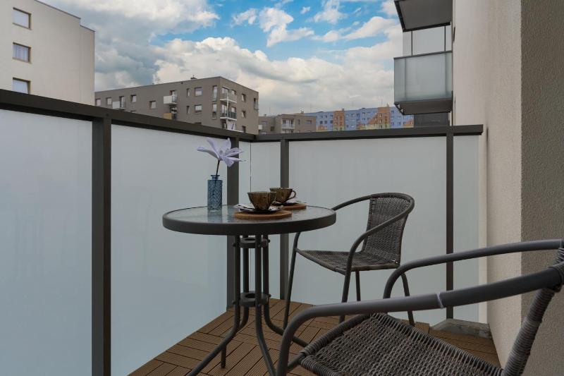 Blue Sky Apartment with Parking & Balcony by Noclegi Renters - image 7