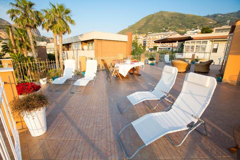B&b Olas Del Mar - image 20