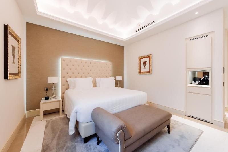 Prestige King Room image 2