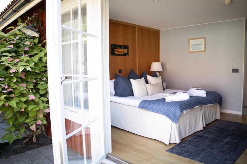 Double Room with Patio image 4