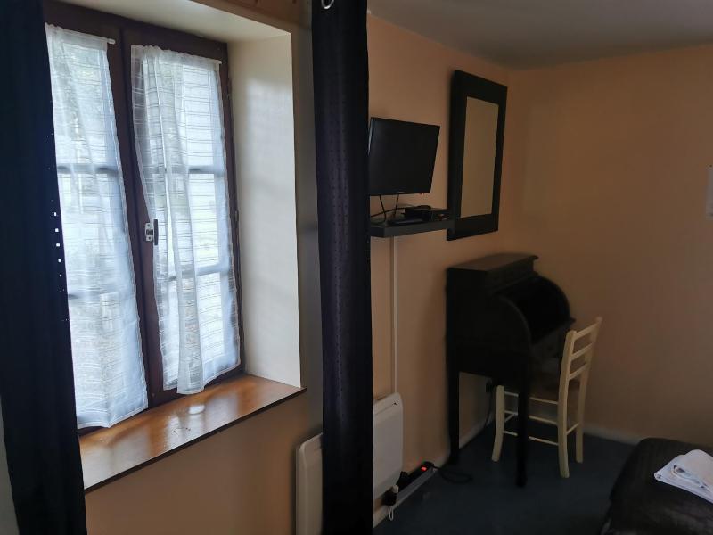 Twin Room with Private External Bathroom image 3