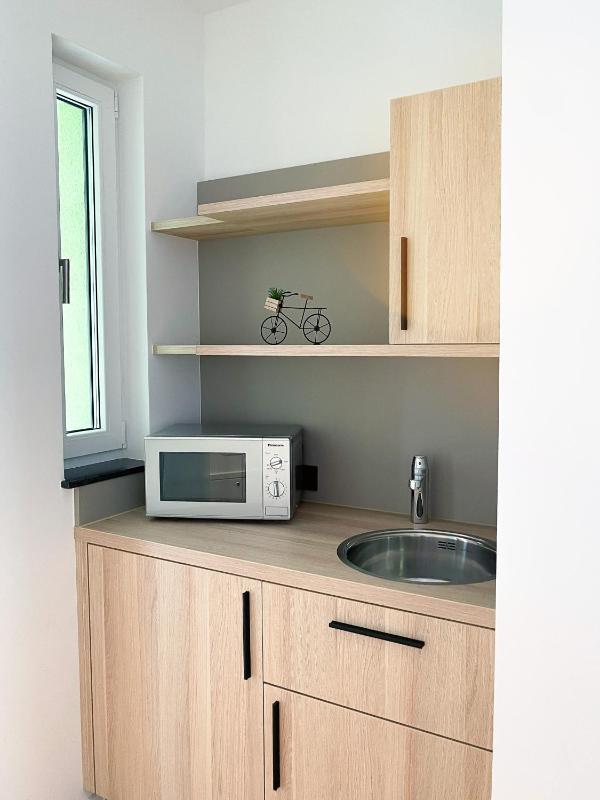 One-Bedroom Apartment with Garden View image 2