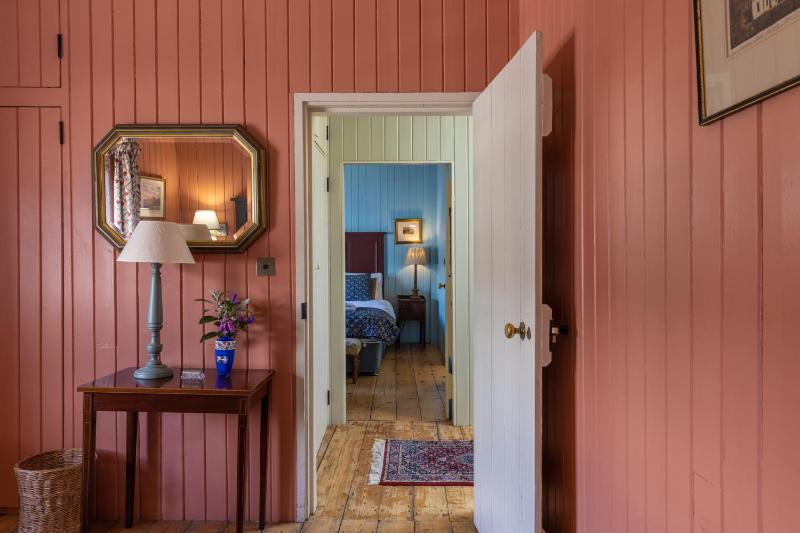 Merrion Mews - image 3
