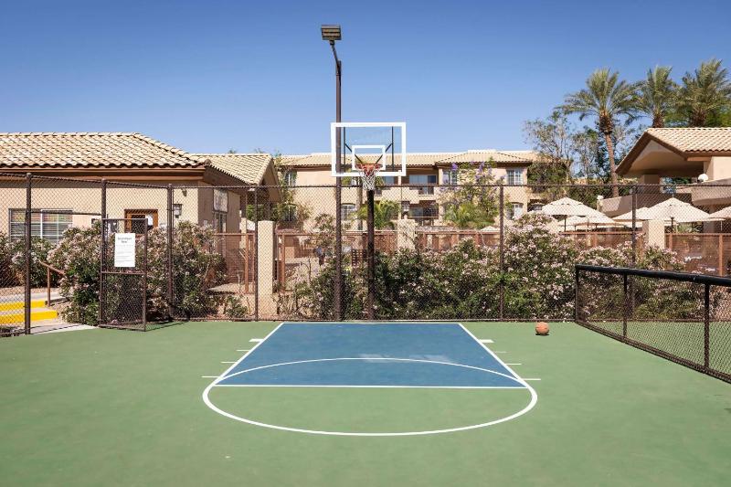 Hilton Vacation Club Scottsdale Villa Mirage - image 5