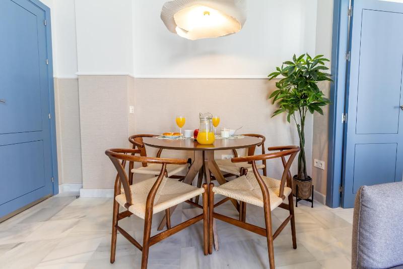 Feelathome San Lorenzo Apartments - image 7