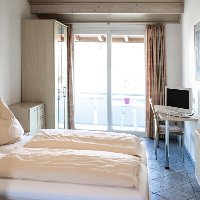 Double Room with Garden View image 2