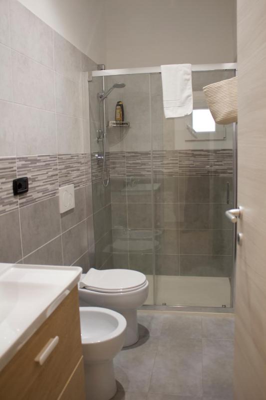 H2ome Lagaccio 4 camere 2 bagni vicino Stazione Principe - image 32