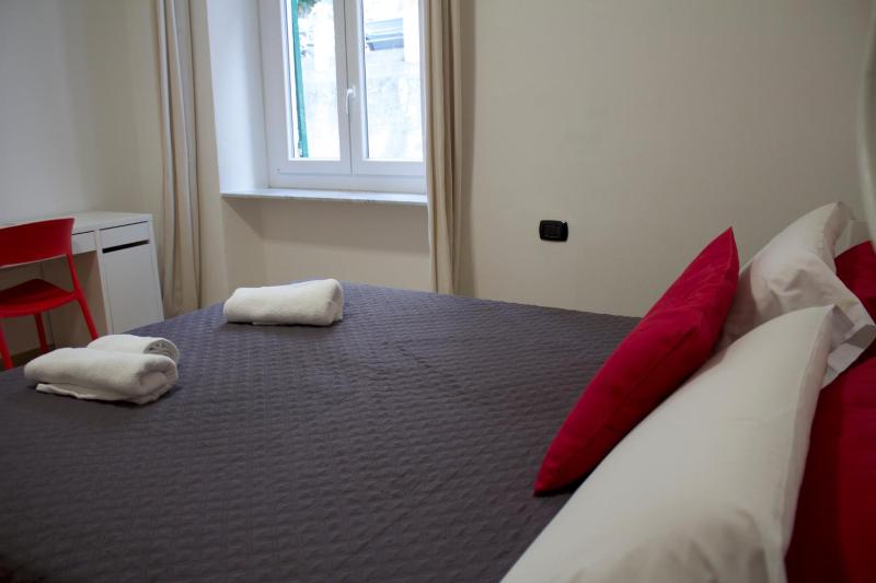 H2ome Lagaccio 4 camere 2 bagni vicino Stazione Principe - image 24