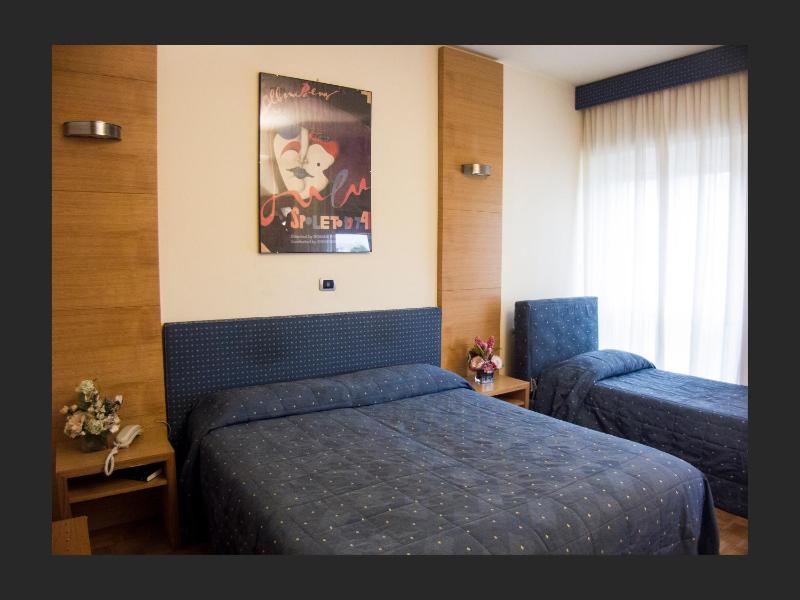 Triple Room image 3