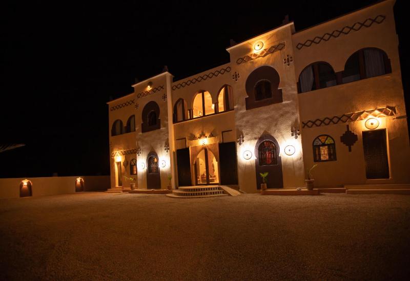 Traditional Riad Merzouga Dunes - image 7