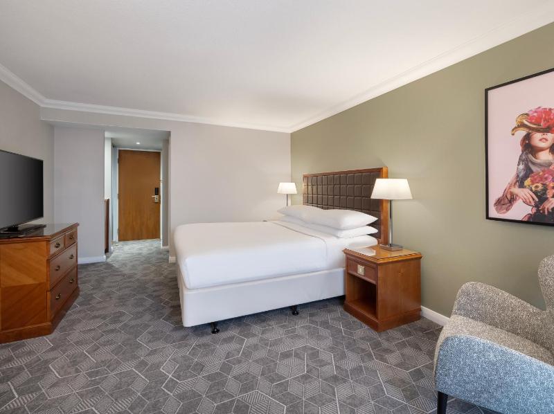 Deluxe Double Room with Sofa Bed image 1