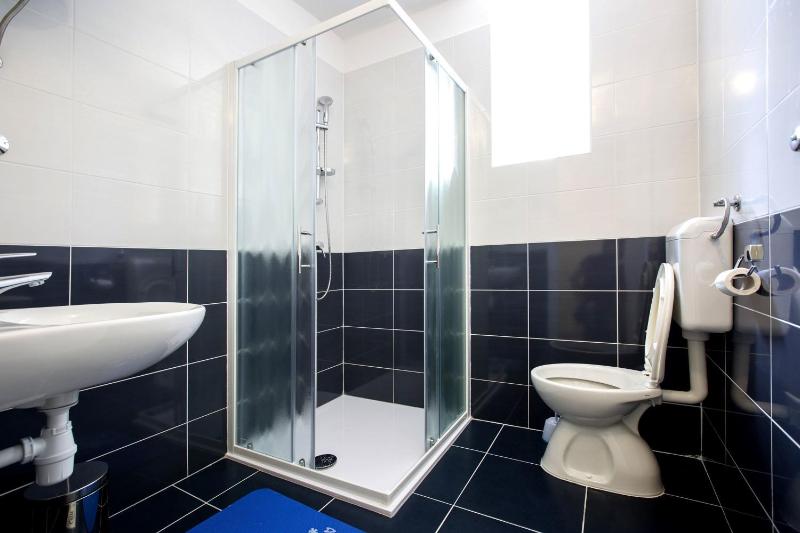 Double Room with Private Bathroom image 2
