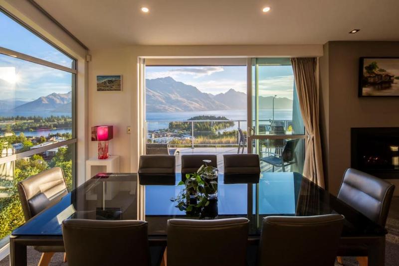 Alpen View Villa - Short walk to town - image 25