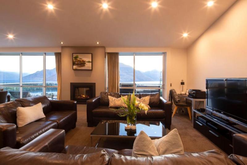 Alpen View Villa - Short walk to town - image 3