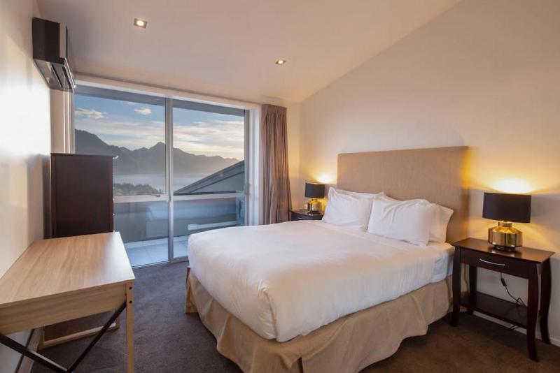 Alpen View Villa - Short walk to town - image 10