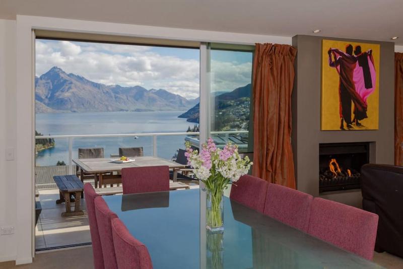 Lake View Villa Great location and Amazing views - image 14