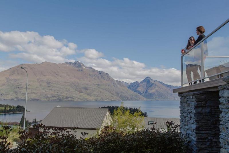 Lake View Villa Great location and Amazing views - image 17