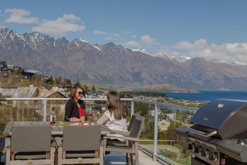 Lake View Villa Great location and Amazing views - image 32