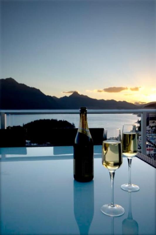 Lake View Villa Great location and Amazing views - image 22