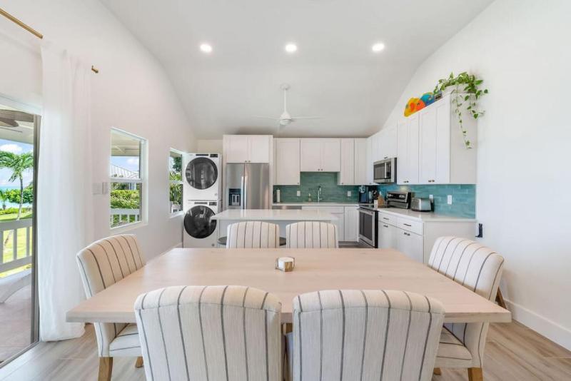 Renovated Oceanfront 2bd Seven Mile Beach Condo with amazing views - image 8